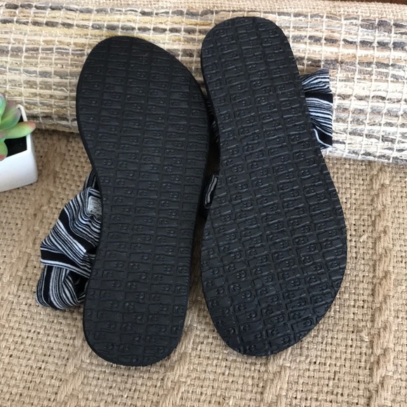 Sanuk Yoga Slings Size 6 - Picture 3 of 5